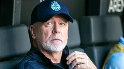 Mano Menezes no comando técnico do Grêmio - Foto: Fernando Moreno/AGIF