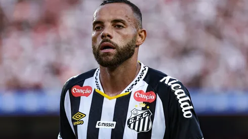 Guilherme em campo pelo Santos. Foto: Fabio Giannelli/AGIF