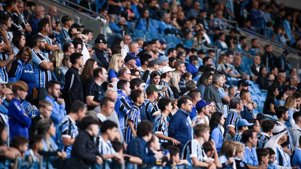 Torcedores do Imortal desejam um resultado positivo neste sábado (23). Foto: Maxi Franzoi/AGIF.