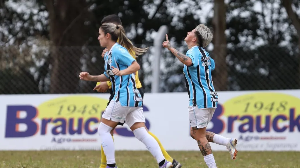 Jogadoras do Grêmio em campo