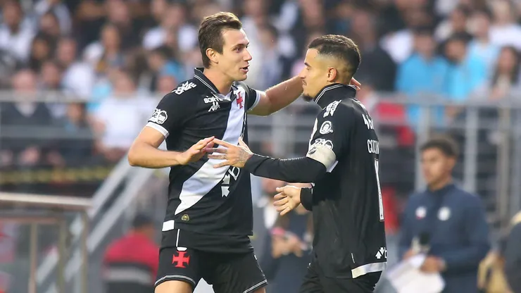 Jogadores do Vasco comemoram um dos gols marcados na temporada. Foto: Mauricio de Souza/AGIF.
