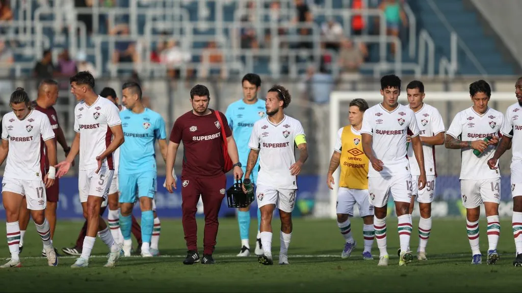 Jogadores do Fluminense durante a partida contra o Bragantino no estadio Cicero De Souza Marques em Braganca Paulista (SP), pelo campeonato Brasileiro A 2025. Foto: Marlon Costa/AGIF