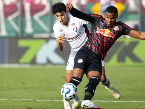 Torcida do Fluminense se irrita com Fuentes em Bragança Paulista