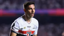 Cédric Soares em ação pelo São Paulo. Foto: Marcello Zambrana/AGIF