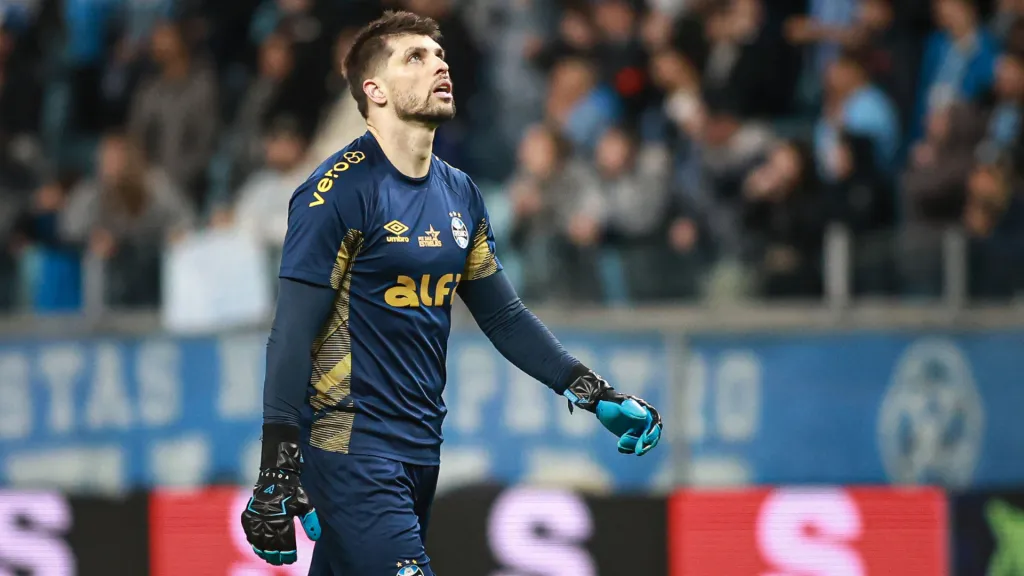 Tiago Volpi em Grêmio e Ceará