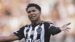 Rony durante partida contra o Botafogo, em Belo Horizonte