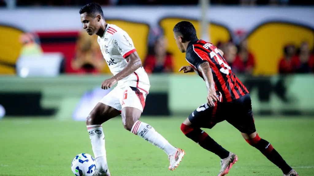 Alexsandro jogador do Flamengo durante partida contra o Vitoria no estadio Barradao pelo campeonato Brasileiro A 2025. Foto: Jhony Pinho/AGIF