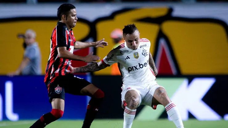 Everton Cebolinha jogador do Flamengo durante partida contra o Vitoria no estadio Barradao pelo campeonato Brasileiro A 2025. Foto: Jhony Pinho/AGIF
