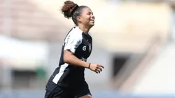 Day Rodriguez jogadora do Corinthians comemora seu gol durante a partida contra o Sao Paulo no estadio Mercado Livre Pacaembu em Sao Paulo (SP), pelo campeonato Brasileiro Feminino A1 2025. Foto: Marlon Costa/AGIF