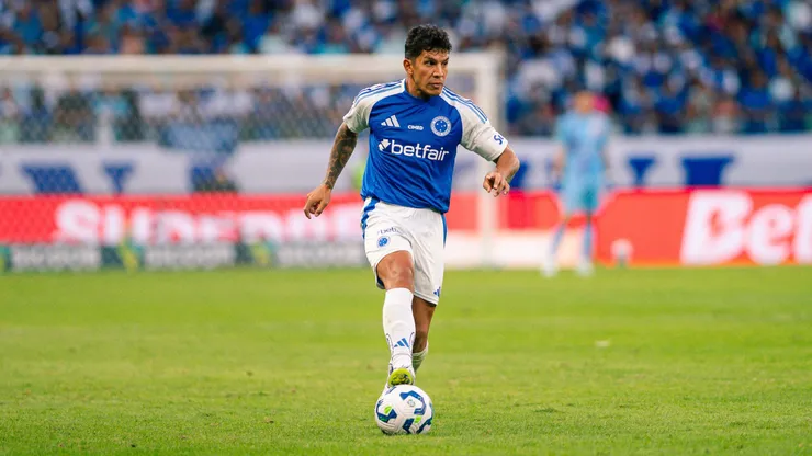 Lucas Romero, jogador do Cruzeiro. Foto: Alessandra Torres/AGIF.