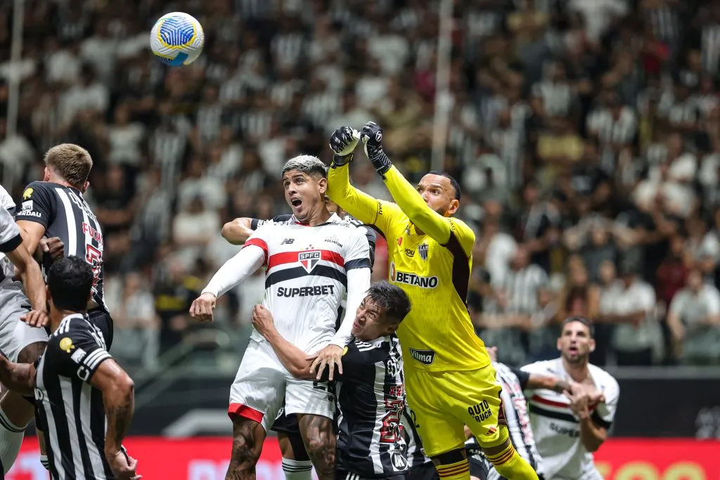MG – BELO HORIZONTE – 12/09/2024 – COPA DO BRASIL 2024, ATLETICO-MG X SAO PAULO – Everson goleiro do Atletico-MG durante partida contra o Sao Paulo no estadio Arena MRV pelo campeonato Copa Do Brasil 2024. Foto: Gilson Lobo/AGIF