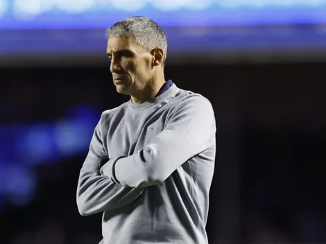 Vojvoda observa Santos em derrota e torcida santista faz alerta