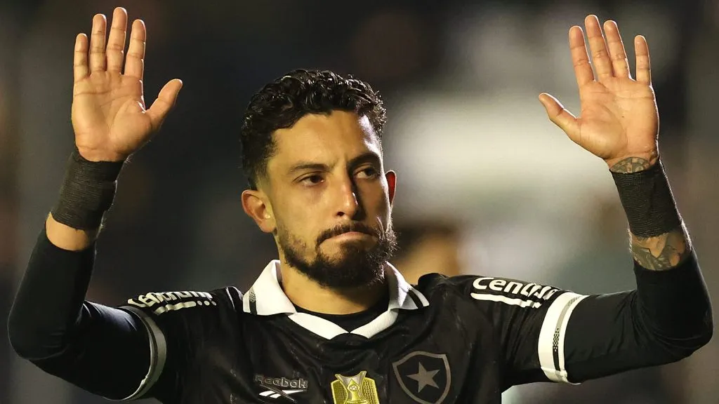 Alex Telles em Juventude x Botafogo pelo Campeonato Brasileiro – Foto: Vitor Silva/Botafogo