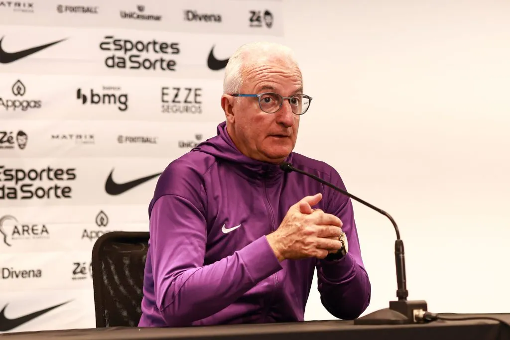 Dorival Junior técnico do Corinthians em coletiva – Foto: Maxi Franzoi/AGIF