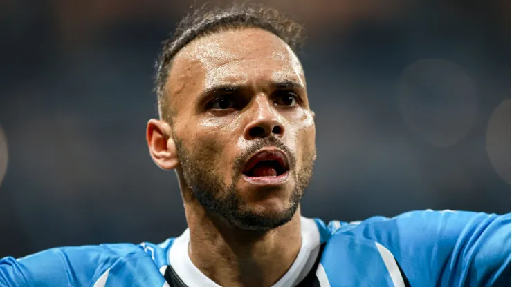 RS - PORTO ALEGRE - 12/06/2025 - BRASILEIRO A 2025, GREMIO X CORINTHIANS - Martin Braithwaite jogador do Gremio comemora seu gol durante partida contra o Corinthians no estadio Arena do Gremio pelo campeonato Brasileiro A 2025.