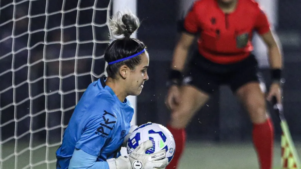 Stefane goleira do Santos