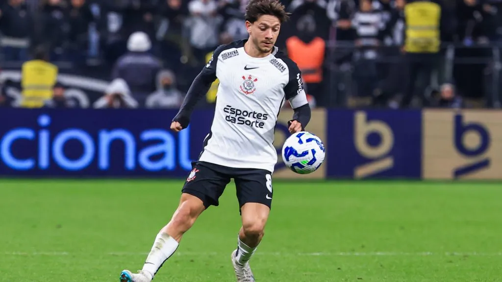 Garro em ação pelo Corinthians na Copa do Brasil – Foto: Marcello Zambrana/AGIF