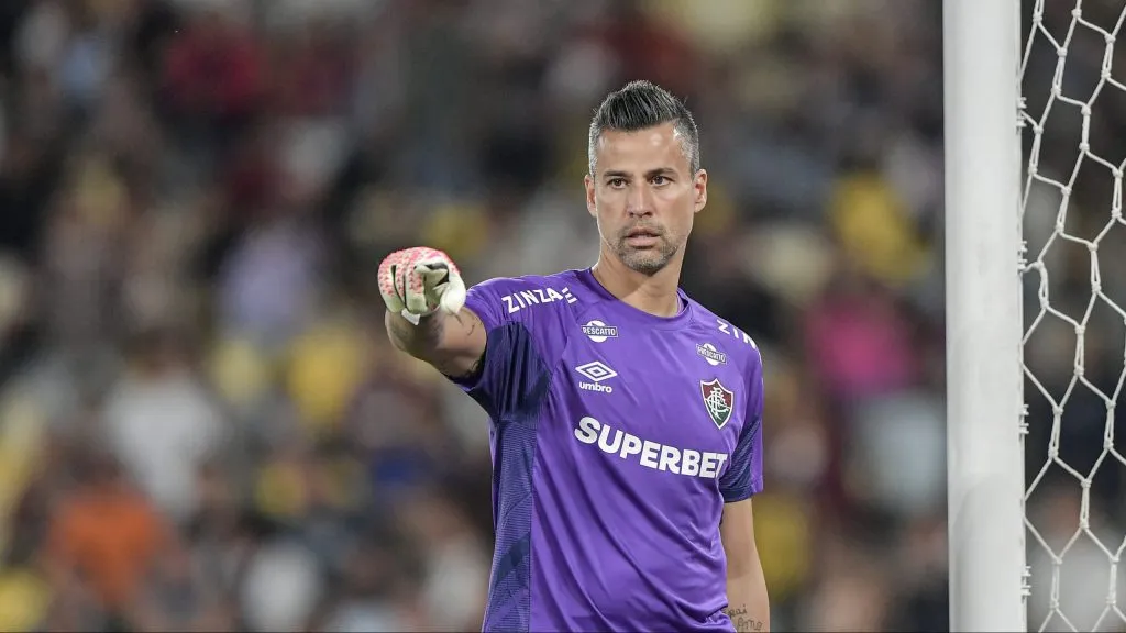 Fábio bate recorde de jogos. Foto: Thiago Ribeiro/AGIF