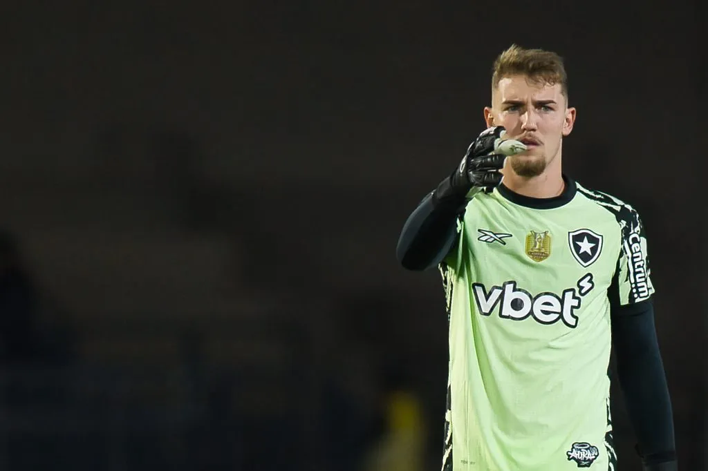 Léo Linck pode sair do Botafogo – Foto: Anderson Romao/AGIF.