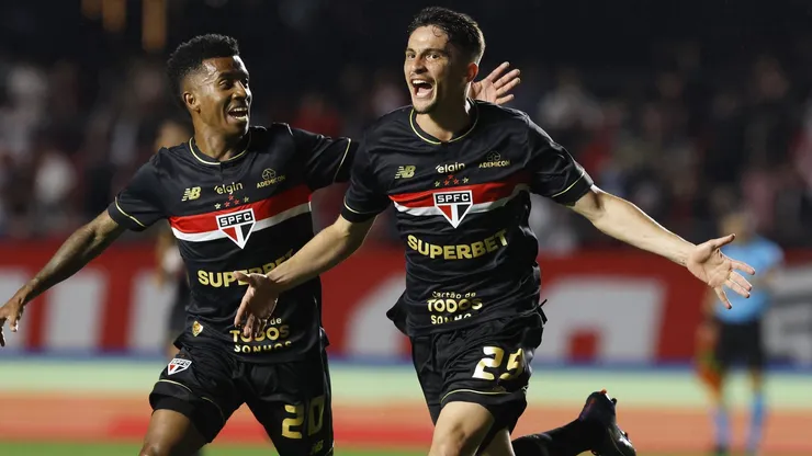 São Paulo comemora gol no Brasileirão contra o Atlético-MG (Rubens Chiri / São Paulo FC)