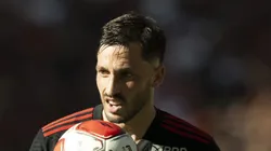 RJ - RIO DE JANEIRO - 02/03/2024 - CARIOCA 2024, FLAMENGO X MADUREIRA - Mathias Vina jogador do Flamengo durante partida contra o Madureira no estadio Maracana pelo campeonato Carioca 2024.