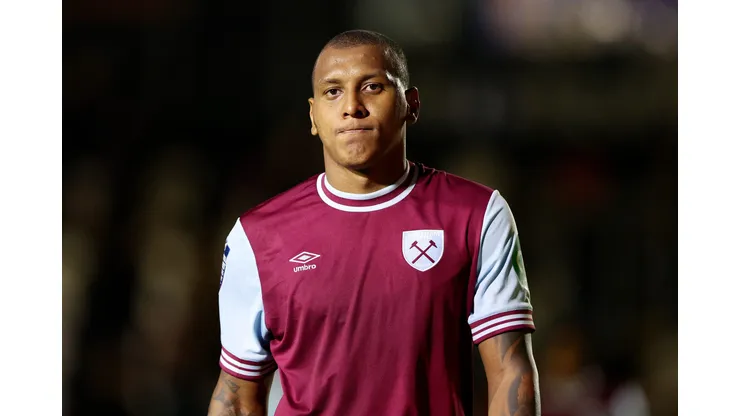 O zagueiro Luizão no West Ham (Photo by Ryan Hiscott/Getty Images)