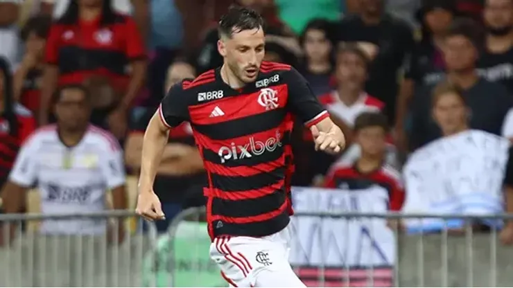 Matías Viña foi novidade entre os relacionados de FL contra o Vitória - Foto: Gilvan de Souza/CRF