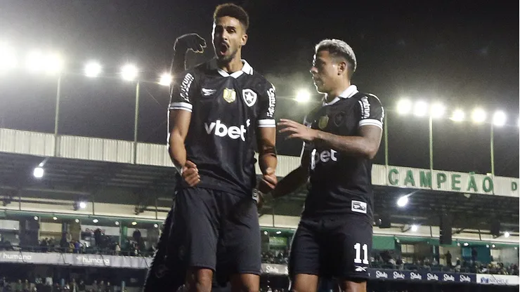 Chris Ramos brilhou com dois gols diante do Juventude em Caxias do Sul