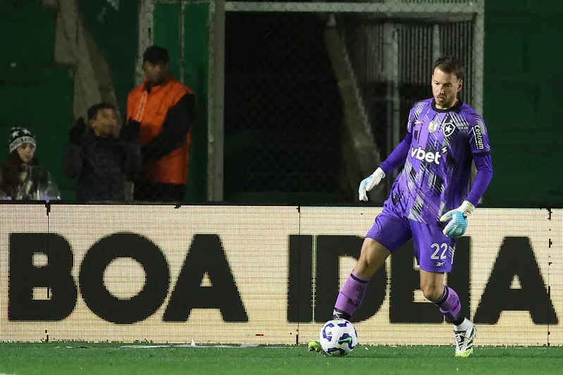 Neto em ação pelo Botafogo no Brasileirão. Foto: Vitor Silva/Botafogo