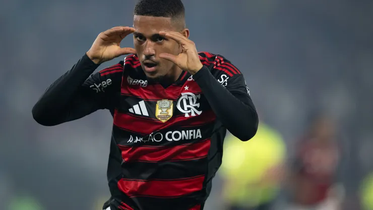 Samuel Lino durante Flamengo x Vitória. Foto: Jorge Rodrigues/AGIF