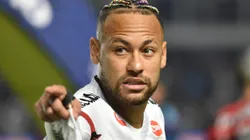 Neymar durante partida entre Santos e Flamengo, na Vila Belmiro, pelo Brasileirão.