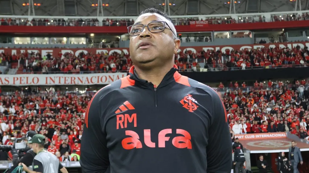 Roger Machado não é mais técnico do Internacional.