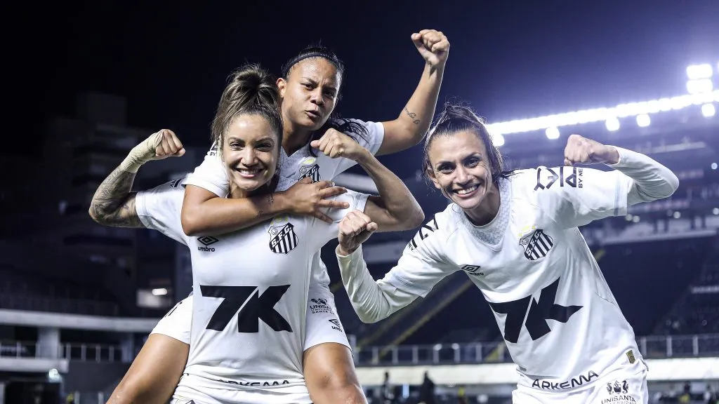 Jogadoras do Santos em campo