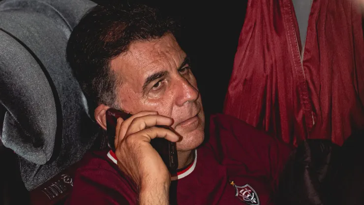 Fábio Mota, presidente do Vitória, lamentou a humilhação diante do Flamengo.