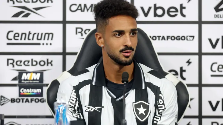 Novo camisa 9 foi apresentado - Foto: Vítor Silva/Botafogo.