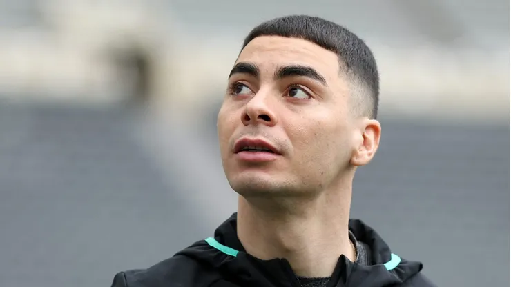 Miguel Almirón durante passagem pelo Newcastle, da Inglaterra.