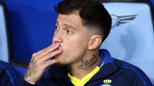 Otávio atuando no Al Nassr (Photo by Yasser Bakhsh/Getty Images)