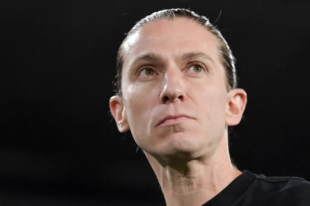 Filipe Luís estava tendo dúvidas sobre o companheiro ideal de Jorginho na volância. Foto: Thiago Ribeiro/AGIF