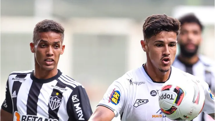 Romulo Zwarg, meio-campista do Tigres, do México
