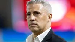 Crespo tem problema após perder André Silva e ficar só com Dinnenno como opção de centroavante.