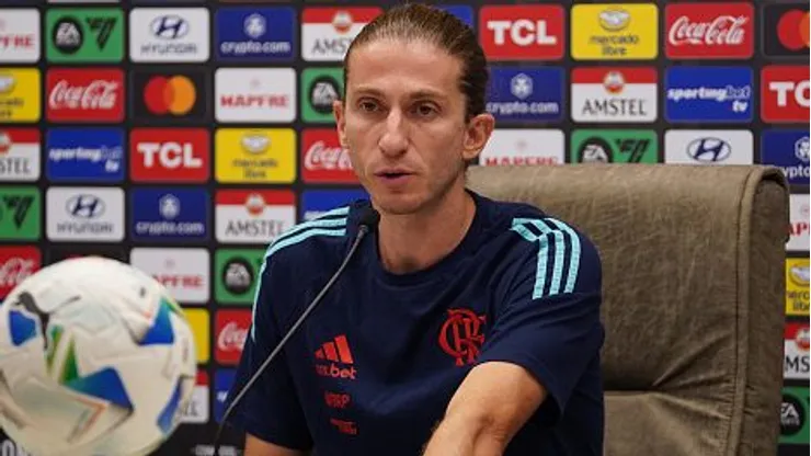 Filipe Luís durante entrevista coletiva após jogo entre Central Córdoba e Flamengo, no Estádio Unico Madre de Ciudades, pela Libertadores. Foto: Joaquín Camiletti