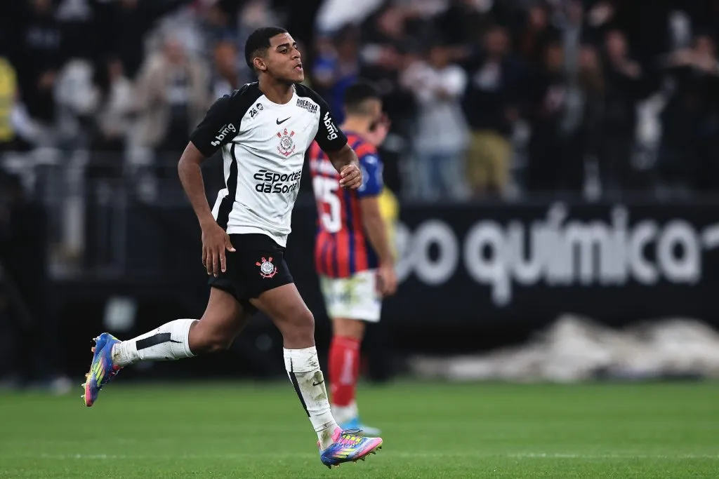 SP – SAO PAULO – 16/08/2025 – BRASILEIRO A 2025, CORINTHIANS X BAHIA – Gui Negao jogador do Corinthians comemora seu gol durante partida contra o Bahia no estadio Arena Corinthians pelo campeonato Brasileiro A 2025. Foto: Ettore Chiereguini/AGIF