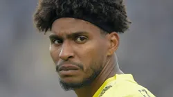 Hugo Souza durante partida entre Vasco e Corinthians, em São Januário, pelo Brasileirão.