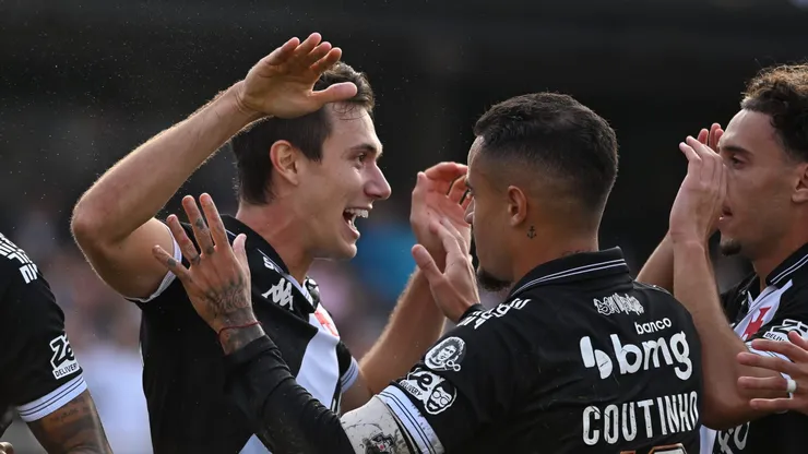 Lucas Piton entra contra o Botafogo 'pendurado' com dois cartões amarelos