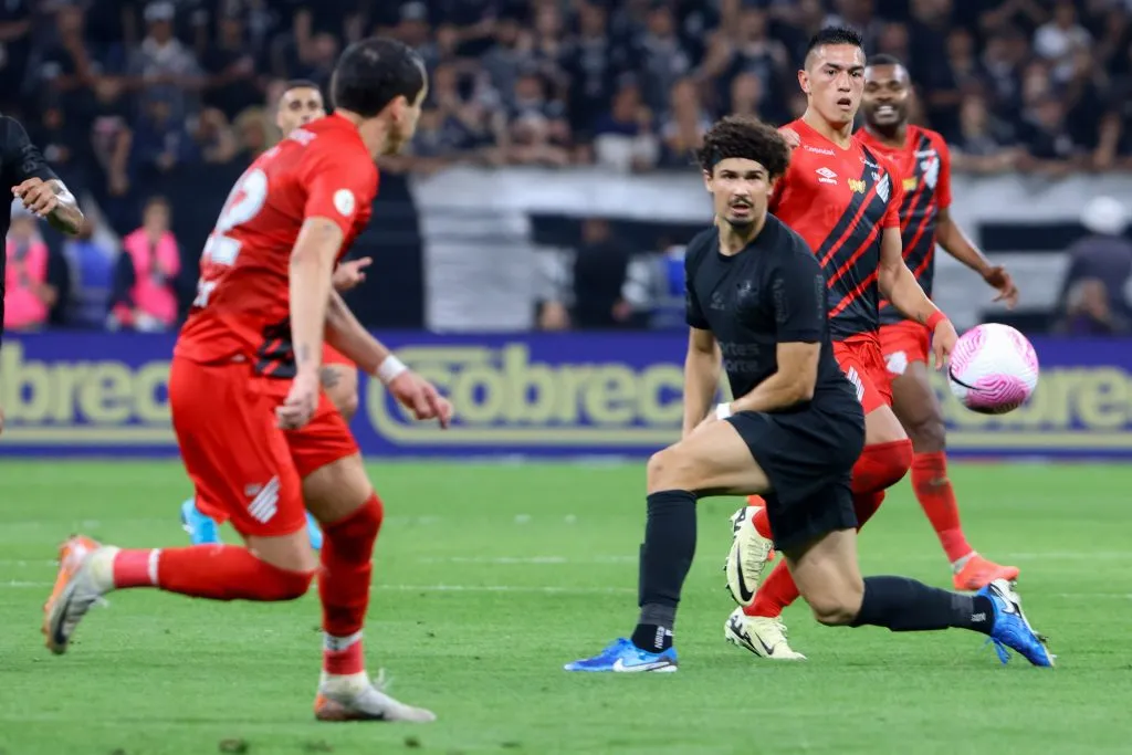 Pablo do Athletico-PR durante partida contra o Corinthians no estadio Arena Corinthians pelo campeonato Brasileiro A 2024. Foto: Joisel Amaral/AGIF