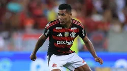 Alex Sandro, lateral-esquerdo em partida pelo campeonato brasileiro