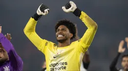 Hugo Souza, goleiro do Corinthians comemora vitoria no final da partida contra o Athletico-PR no estadio Arena da Baixada pelo campeonato Copa Do Brasil 2025.