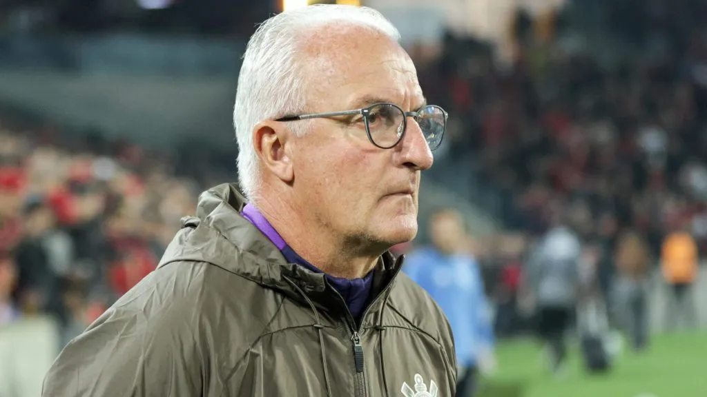 Dorival Júnior detalhou situação de Gui Negão – Foto: Robson Mafra/AGIF