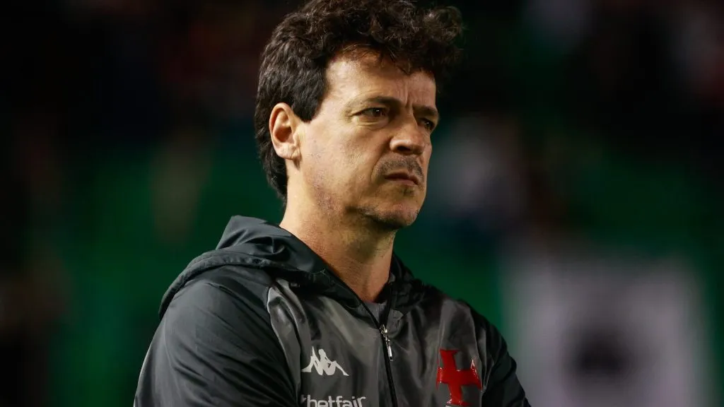 Diniz disse que problema de PH ão é grave, mas vai preservar o jogador – Foto: Luiz Erbes/AGIF