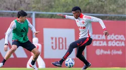 Alan Rodríguez e Vitão em treino no CT Parque Gigante (Divulgação/X @SCInternacional)